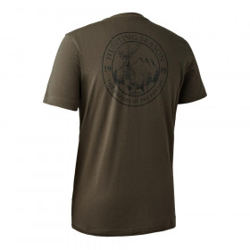 DEERHUNTER Easton T-shirt - poľovnícke tričko (L - Klasické bavlnené tričko je štýlovým základom každého outdoorového šatníka. Tričko Deerhunter Easton, ktoré je jednoduché na každodenné nosenie, má na zadnej strane výraznú potlač inšpirovanú vintage štýlom a jemné vyšívané logo na prednej strane pre štýlový spôsob, ako ukázať svoju lásku k lovu. 
<UL>
<LI>Materiál 100% bavlna
<LI>OEKO-TEX® 
<LI>Farebné prevedenie: Adventure Green (353)</LI></UL>